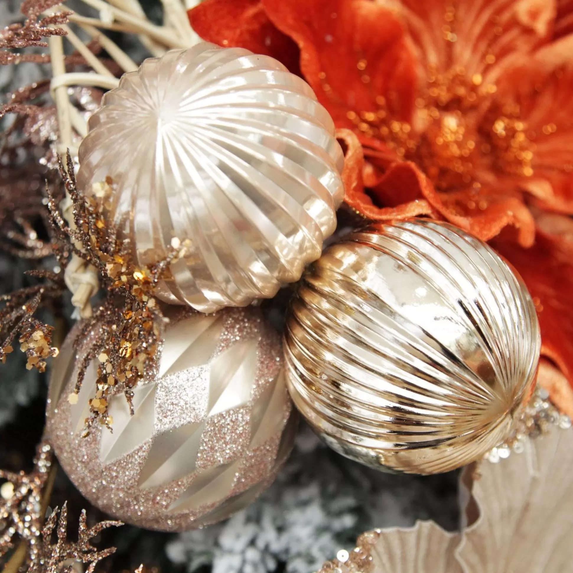 Assorted Decorative Pink Shatterproof Christmas Baubles - Set of 6 Christmas Bauble Sets |
