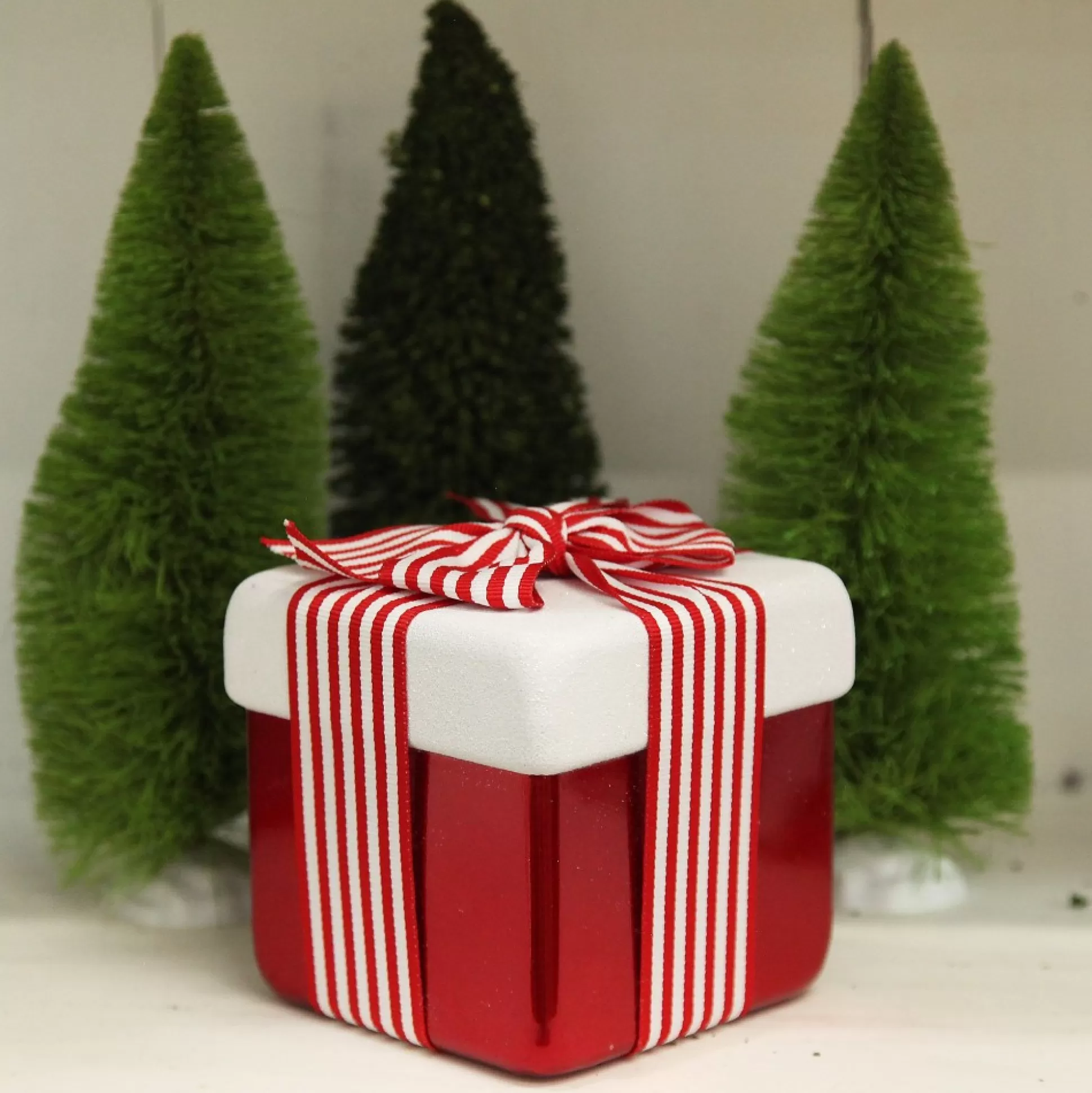 Cute Red and White Hanging Gift Box Christmas Decoration Christmas Tree Decorations |