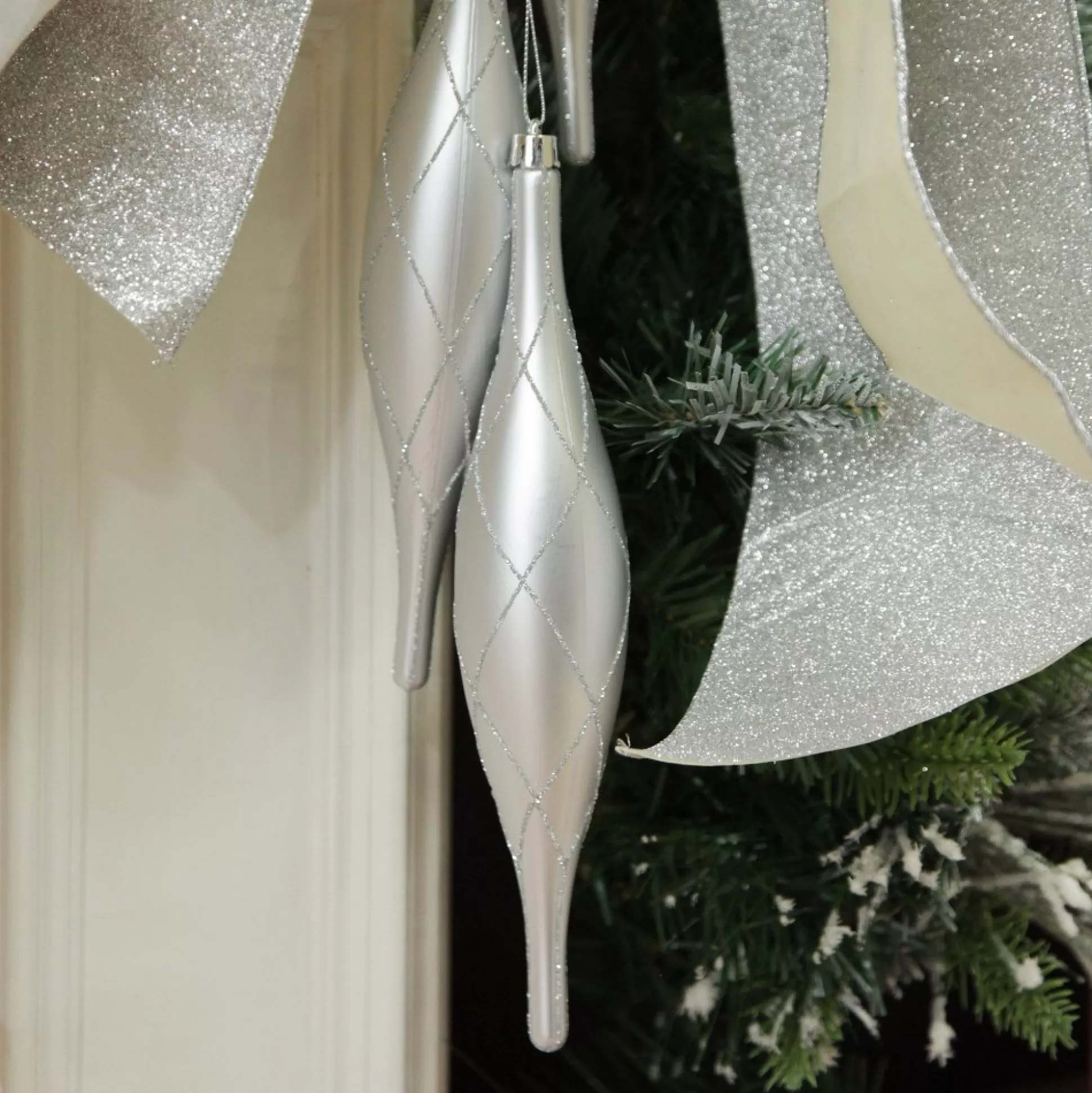 Large SIlver Christmas Long Drop Decoration - Set of 3 Finials And Drops |