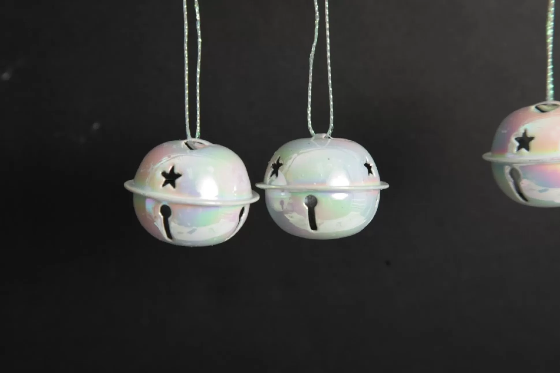 White Irridescent 4cm Jingle Bell Decorations - Bag of 4 Christmas Bells And Bows |
